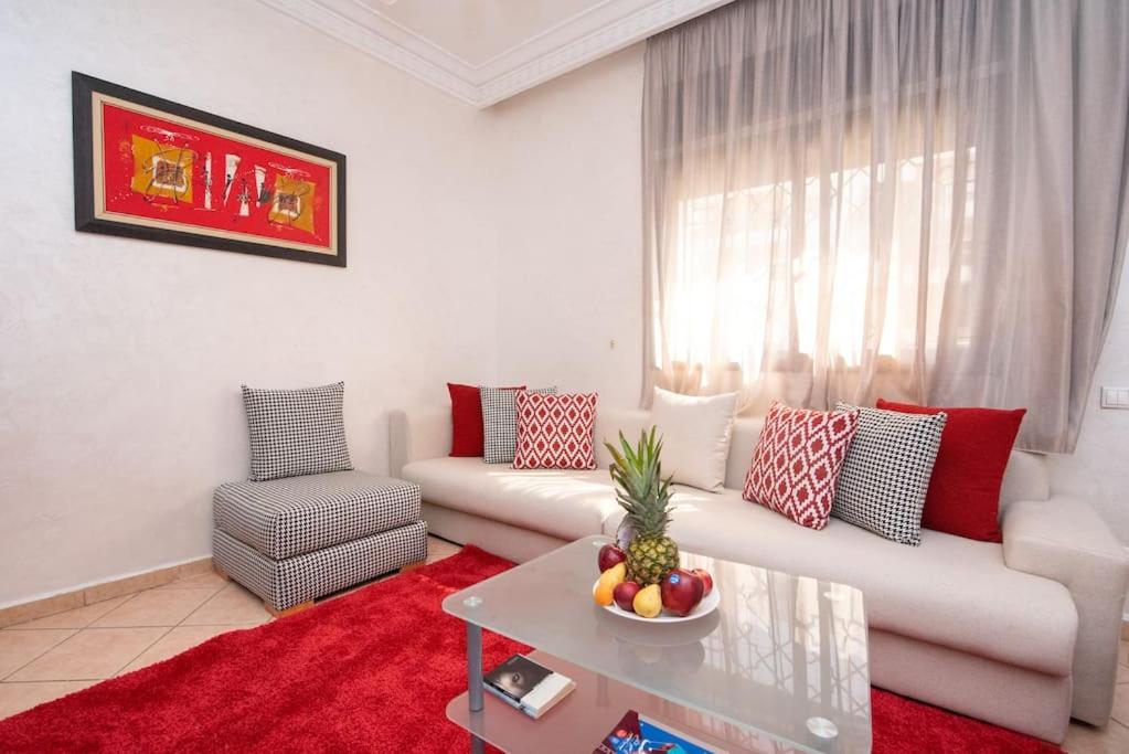 Ruang duduk di 2 mins to Agadir Beach & Attractions