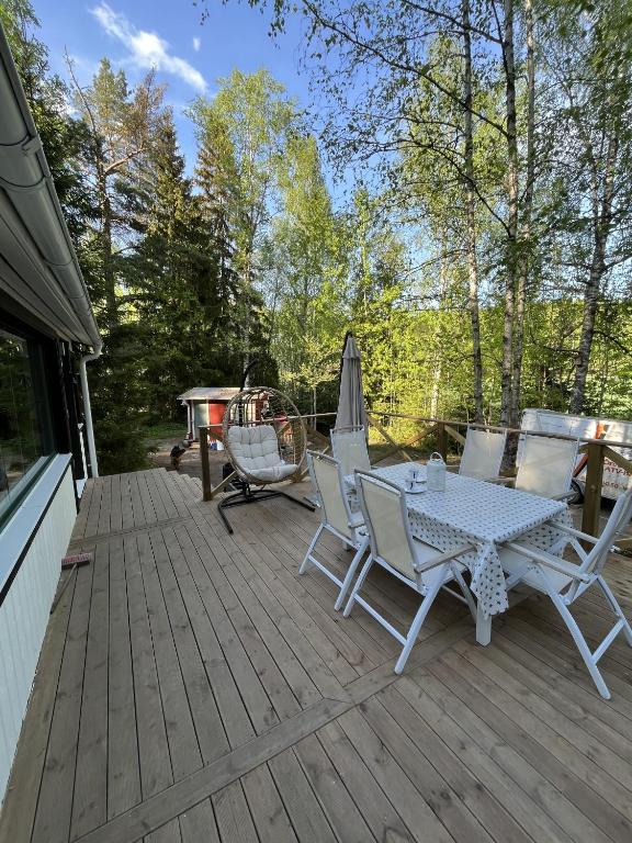Balkón nebo terasa v ubytování Gläntan Cosy Newly Renovated Summerhouse