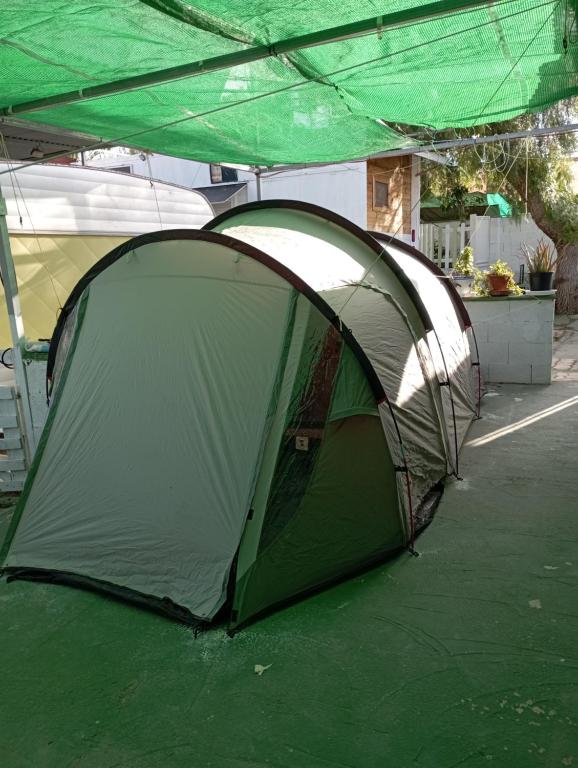 Imagen de la galería de Caravanas y habitaciones para relajarse, en Sax