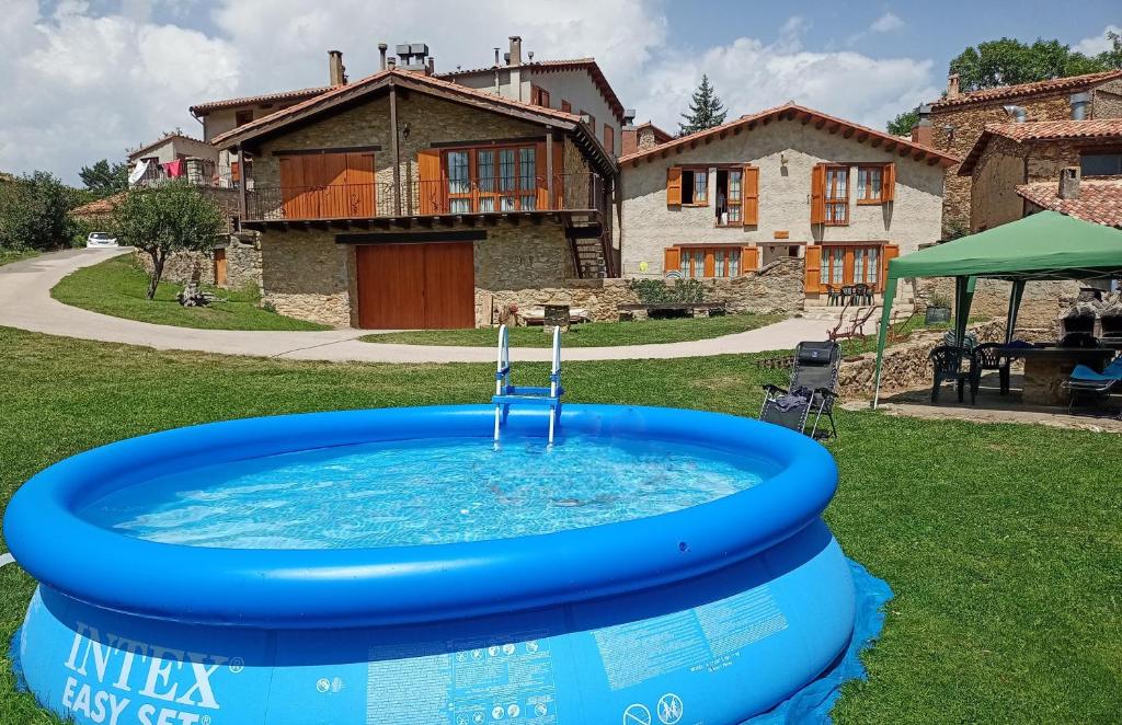 Bazén v ubytování Can Tubau - Casa rural - Apartaments nebo v jeho okolí