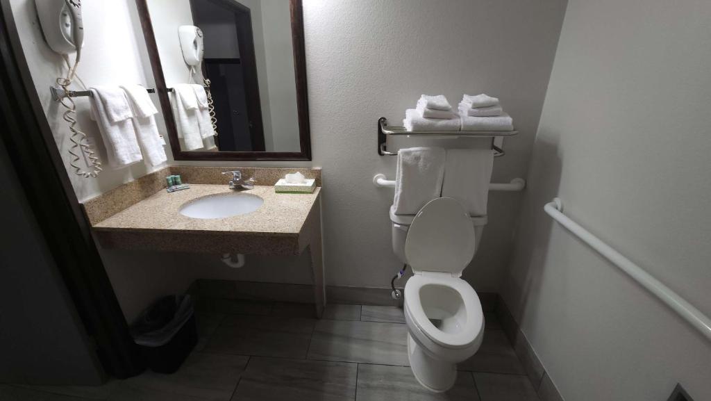 West Valley Inn - Queen Suite