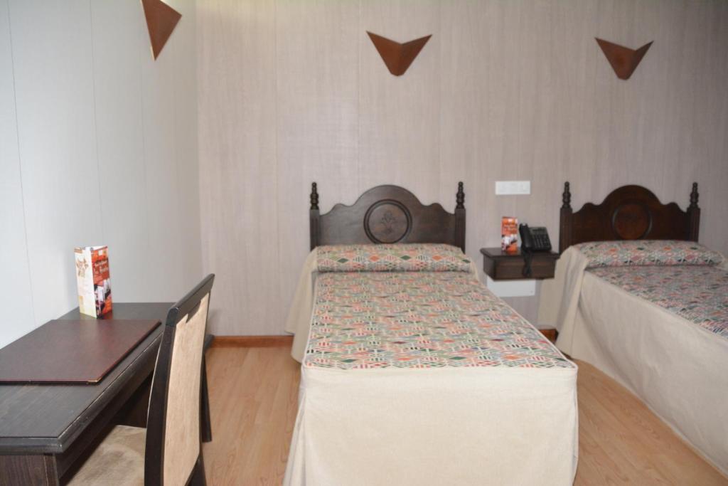 Hotel Rural Restaurante Los Rosales - Double Or Twin Room