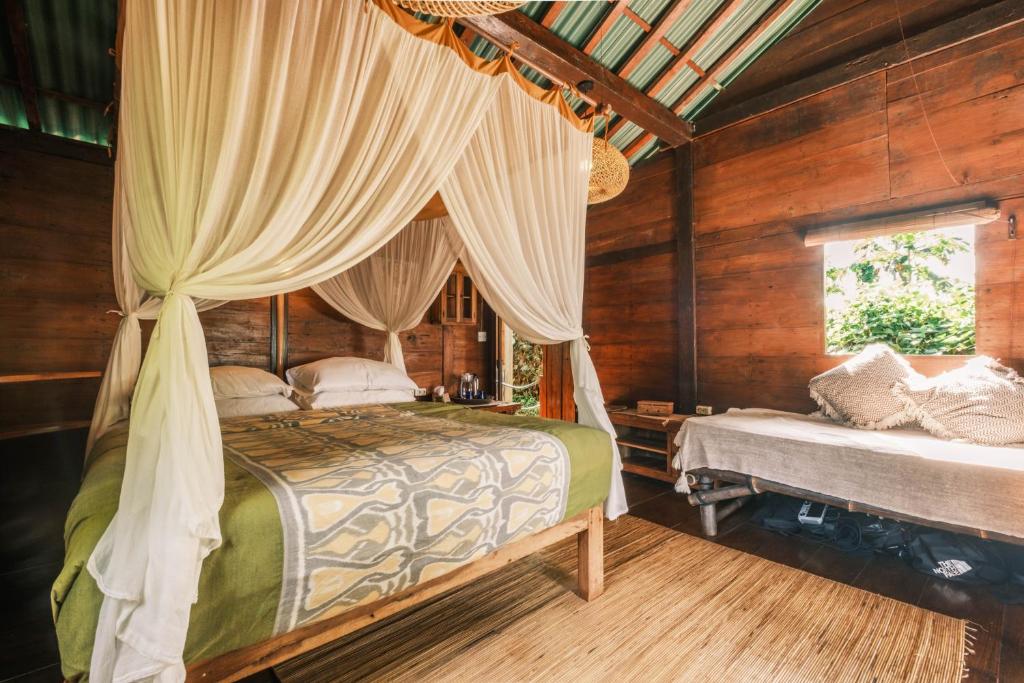 Sarinbuana Eco Lodge - Tweepersoonskamer Met Uitzicht Op De Tuin