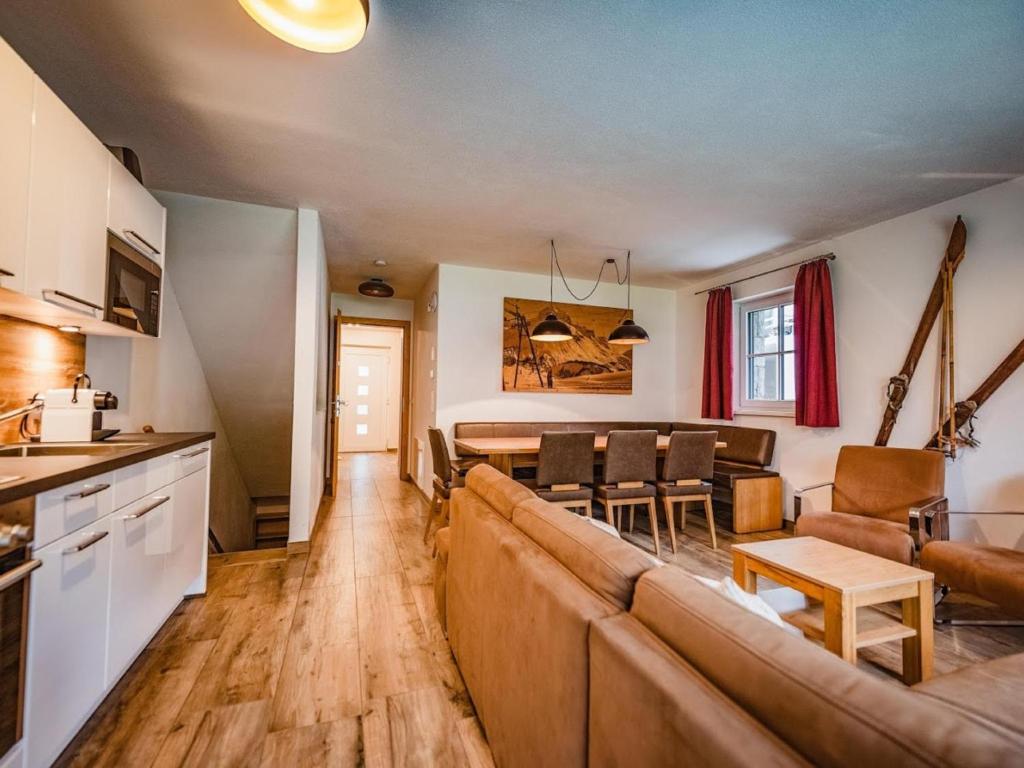 A kitchen or kitchenette at Lodge Elise