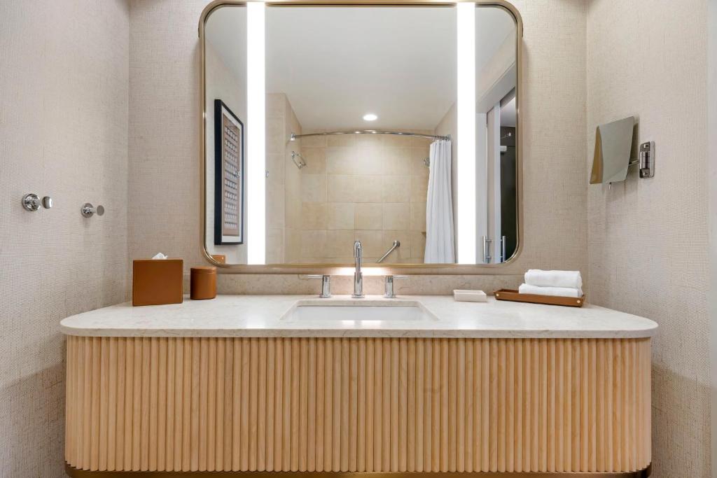 Omni San Diego Hotel - 
