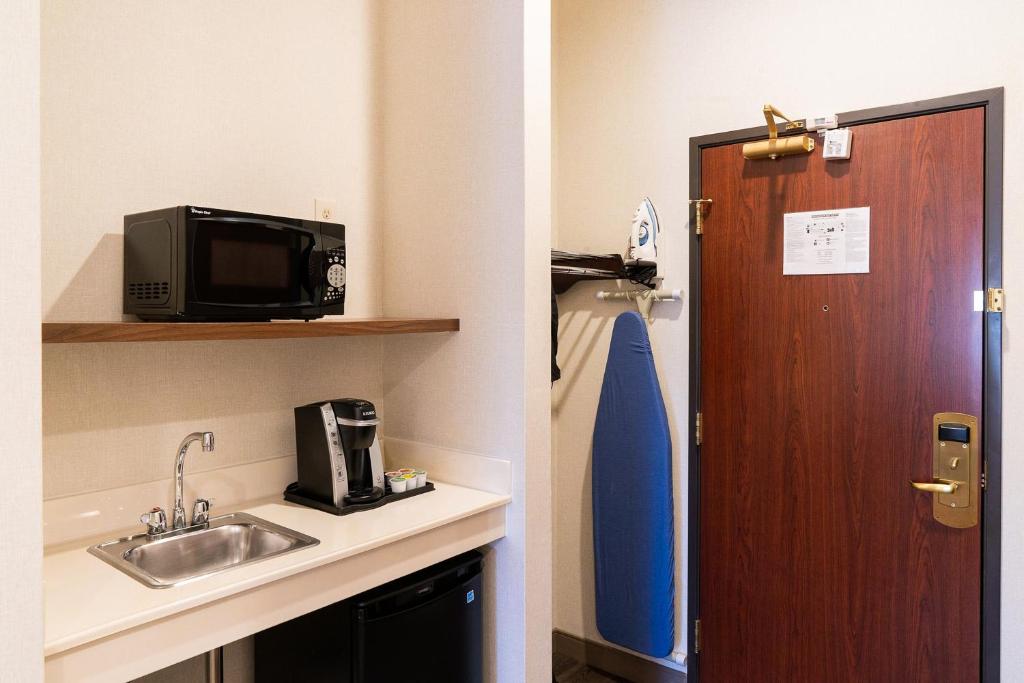 Holiday Inn Express Davis-University Area by IHG photo