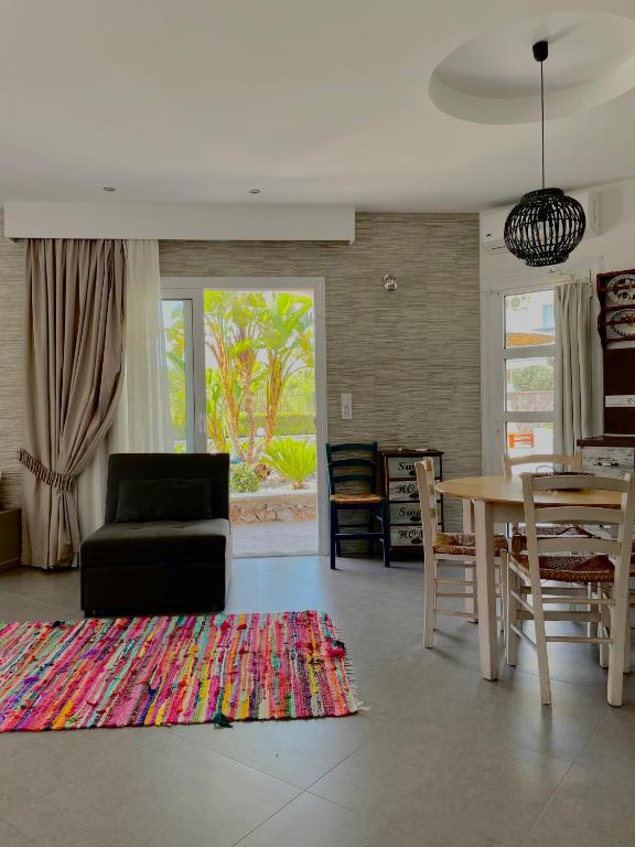 Kostas Studios - One-Bedroom Apartment