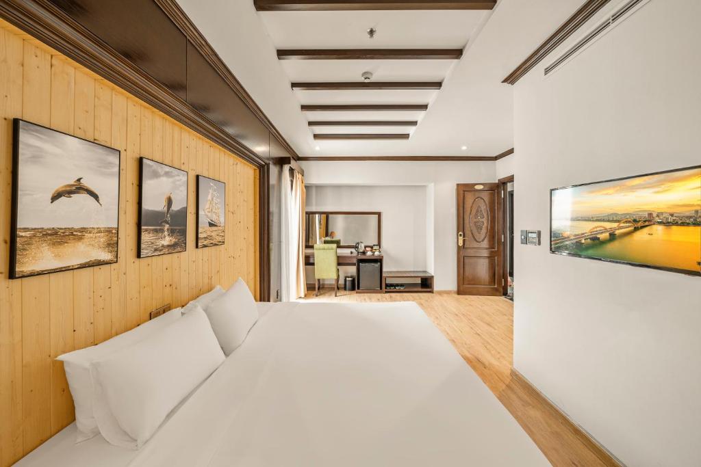 Suite có giường cỡ King với ban công