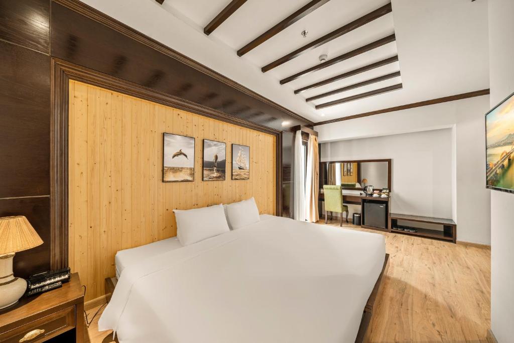 Suite có giường cỡ King với ban công