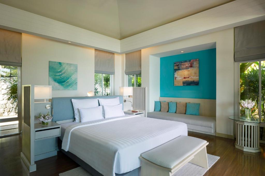 Postel nebo postele na pokoji v ubytování Pullman Phuket Panwa Beach Resort