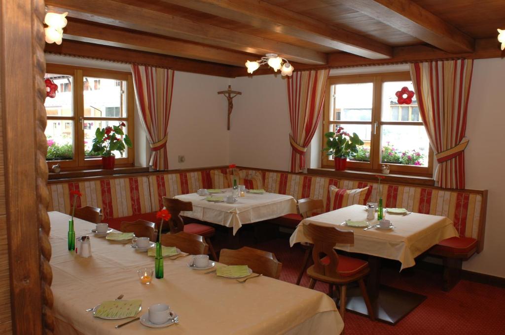 Restaurace v ubytování Pension Walserheim