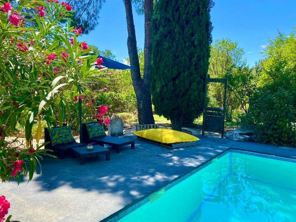Photo de la galerie de l'établissement Chambres d'hôtes L'Arbre d'Or, à Saint-Michel-d'Euzet