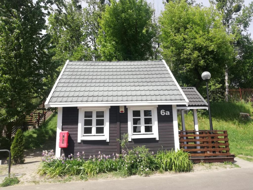 Budova, kde se kemp nachází