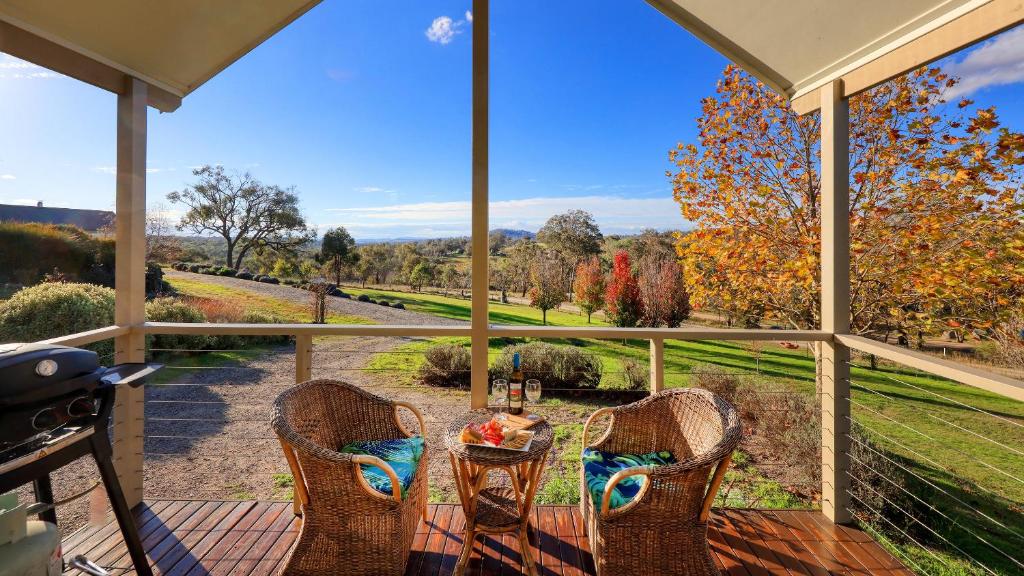 Grace Cottages - One-Bedroom Cottage With King Bed