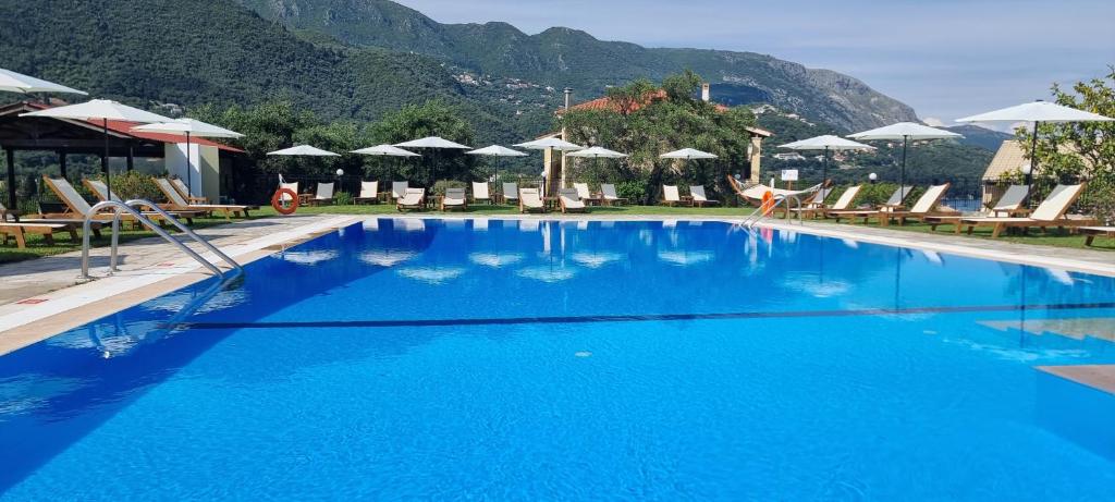 Bazén v ubytování Hotel Yannis Corfu nebo v jeho okolí