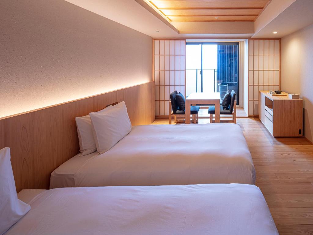 SOKI ATAMI - Sala Gemela Universal