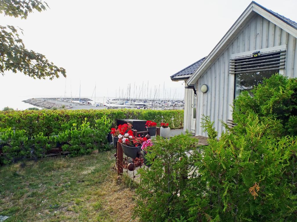 Zahrada ubytování Havsutsikt med 50m till badstrand