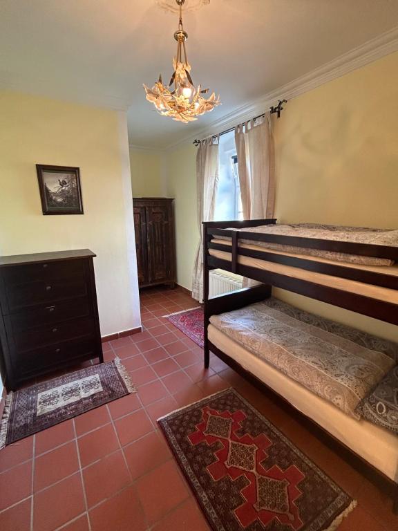 Postel nebo postele na pokoji v ubytování Gut Keutschachhof