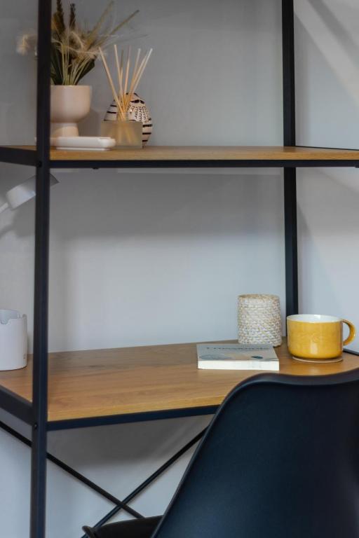 City Lights Retreat with Carpark 2 Bed 2 Bath - Resim 13