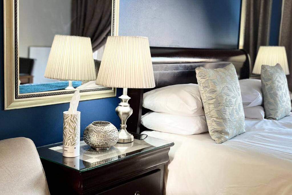 Mt Horeb Manor - Double Room