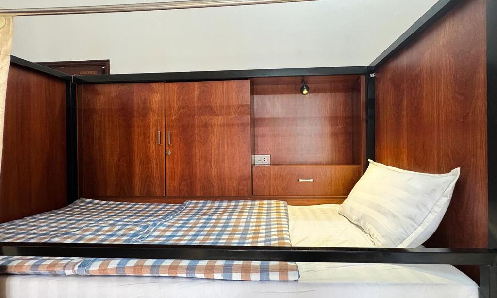 Postel nebo postele na pokoji v ubytování Tuna Homestay Hanoi & Experience
