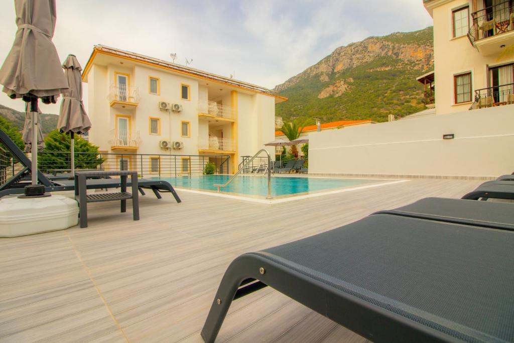 Nespecifikovaný výhled na hory nebo výhled na hory při pohledu z hotelu
