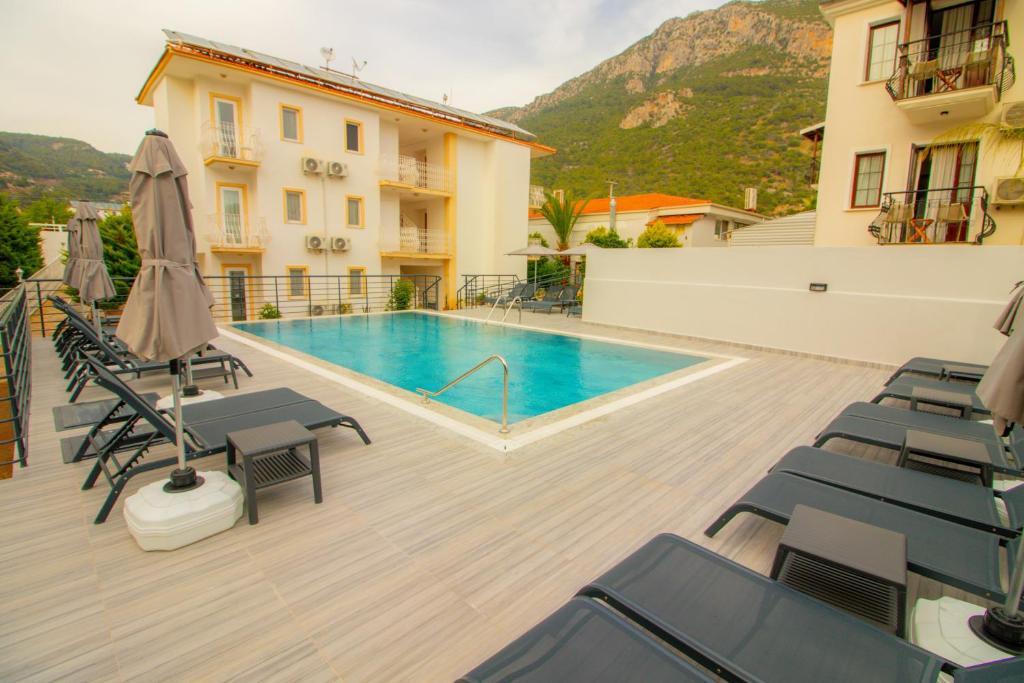 Nespecifikovaný výhled na hory nebo výhled na hory při pohledu z hotelu