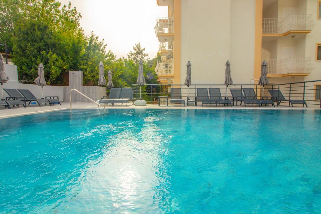 Bazén v ubytování Celeste Hotel nebo v jeho okolí