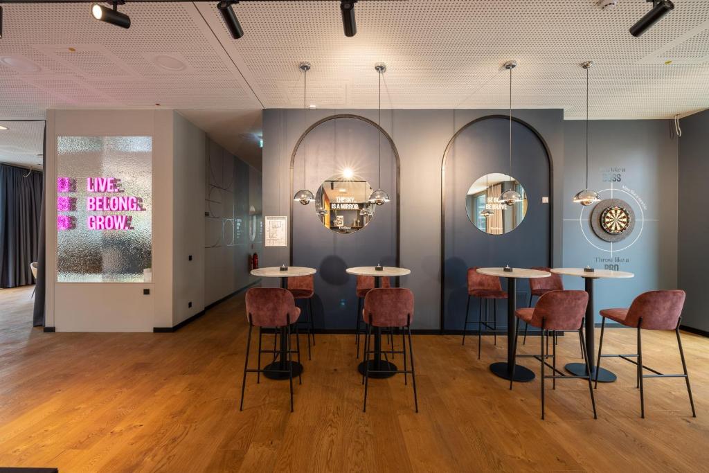 The Base Munich - Resim 14