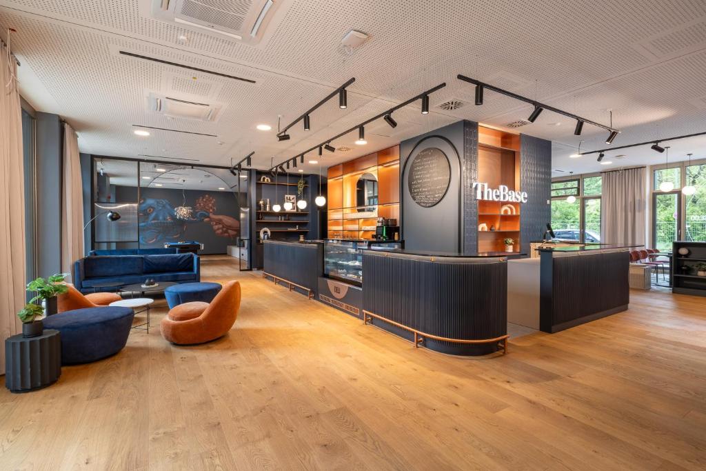 The Base Munich - Resim 8