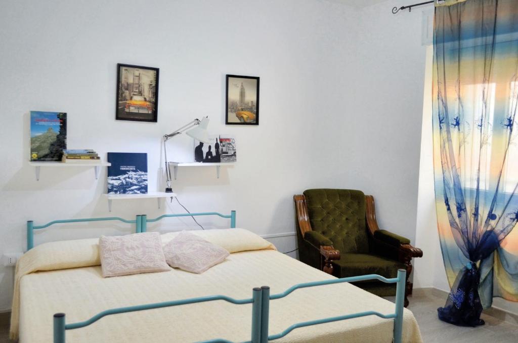 Istumisnurk majutusasutuses One bedroom apartement with city view at Loceri