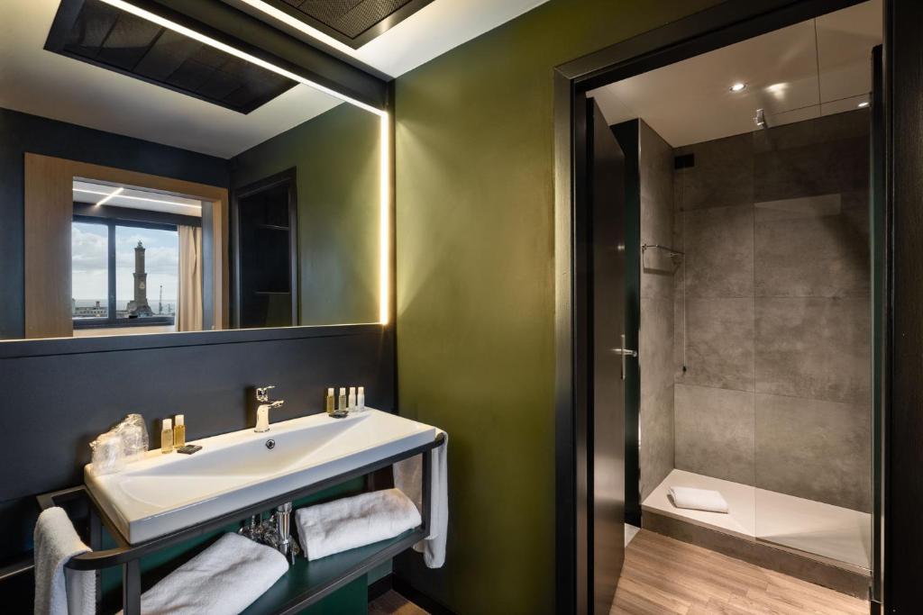 Novotel Genova City - Deluxe Apartment With One Double Ded And Sofa