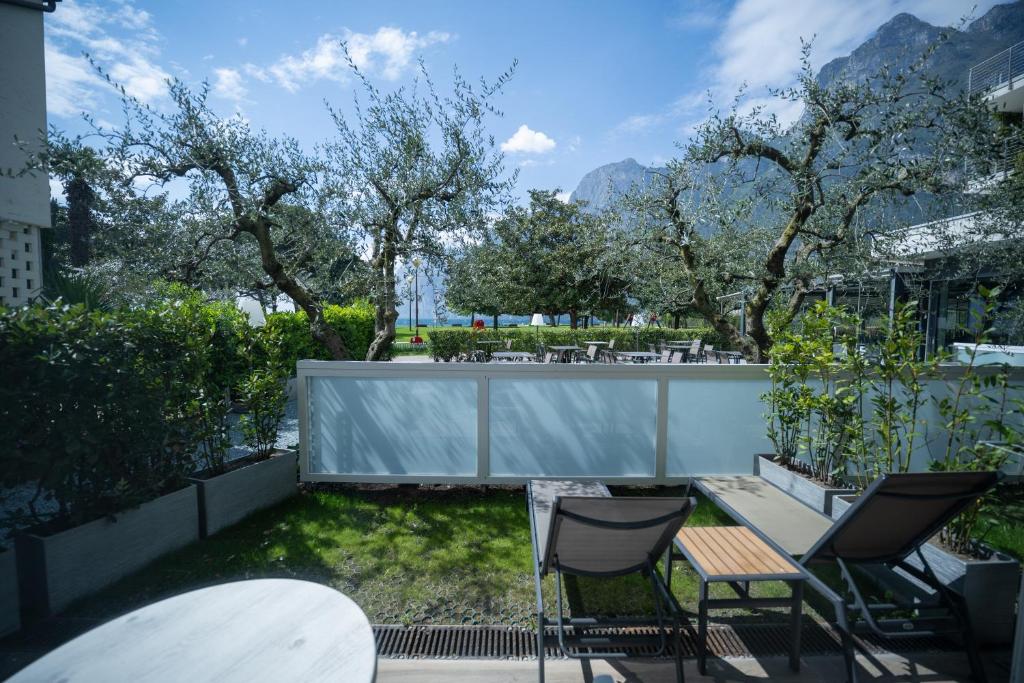 Nespecifikovaný výhled na hory nebo výhled na hory při pohledu z hotelu