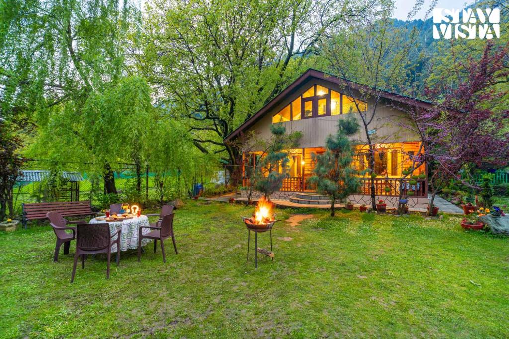 StayVista at Maryam Cottage - Pet-friendly Villa with Alfresco Dining, BBQ, Bonfire, 파할감 (2025년 최신 요금) StayVista at... 