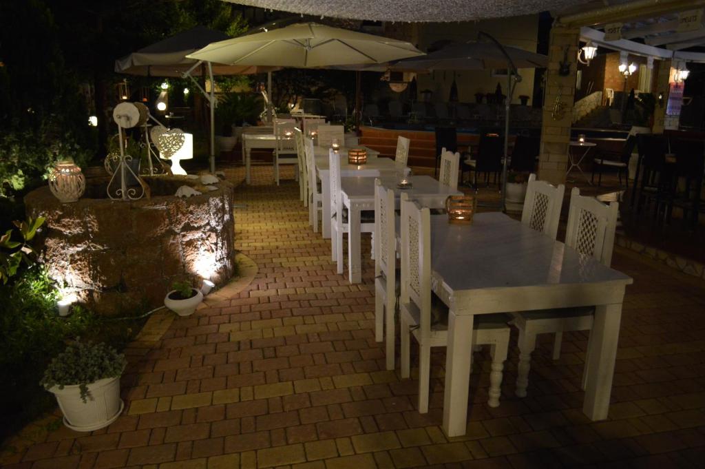 Restaurace v ubytování Nikos Apartments