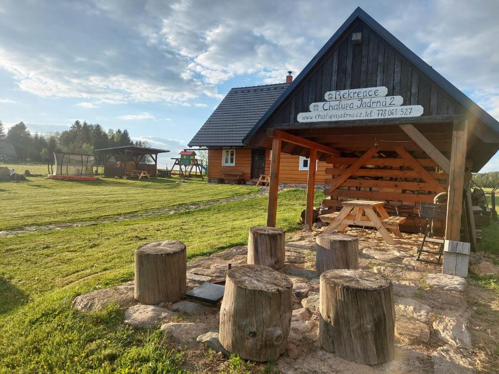 Zahrada ubytování Chalupa Jadrná 2