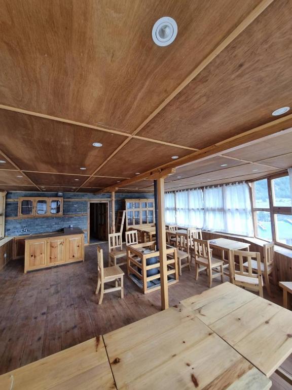 Fotografie z fotogalerie ubytování U thok hotel v destinaci Manangbhot