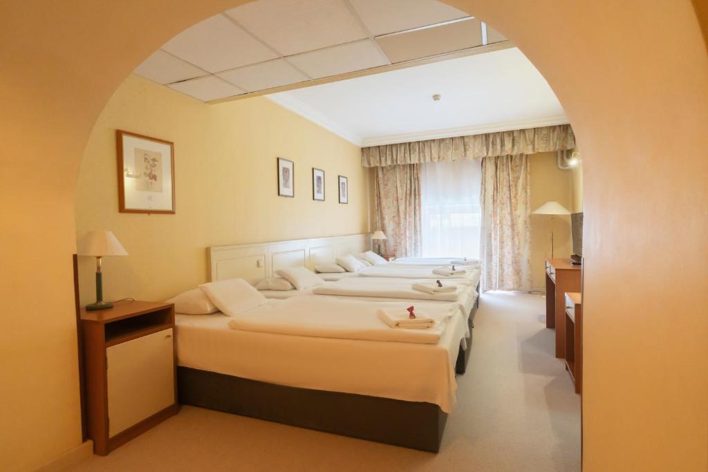 Korona Hotel - Quadruple Chambre