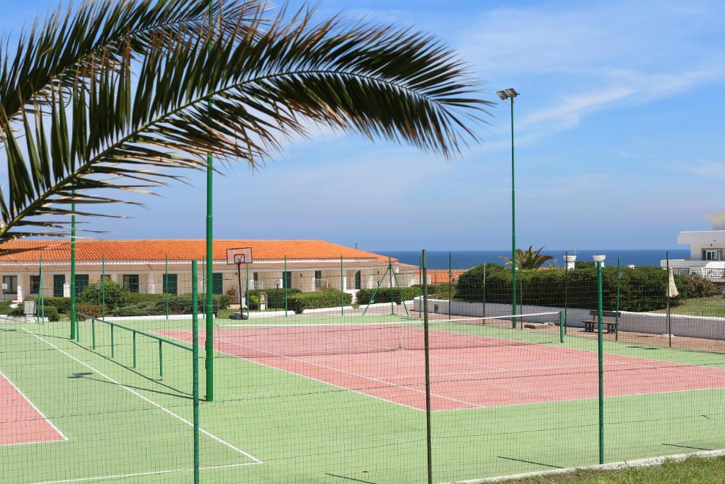 Tenis a/nebo squash v ubytování Acqua di Mare Hotel e Resort nebo okolí