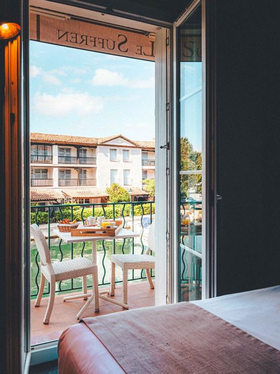 Balkón nebo terasa v ubytování Le Suffren Hôtel