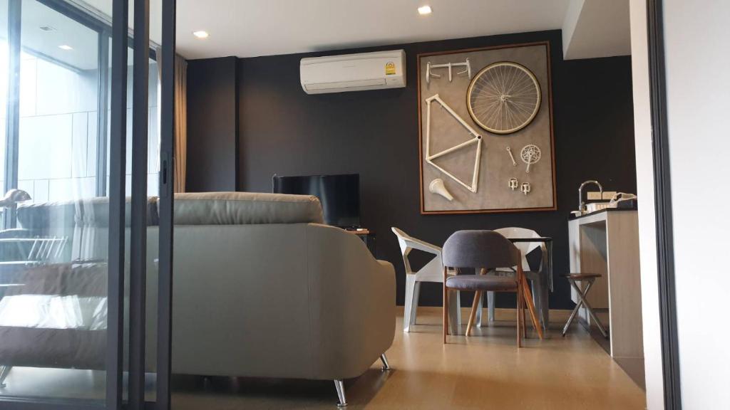 The Valley KhaoYai 1 bed 3rd floor with pool view - Sala Familiar Con Baño