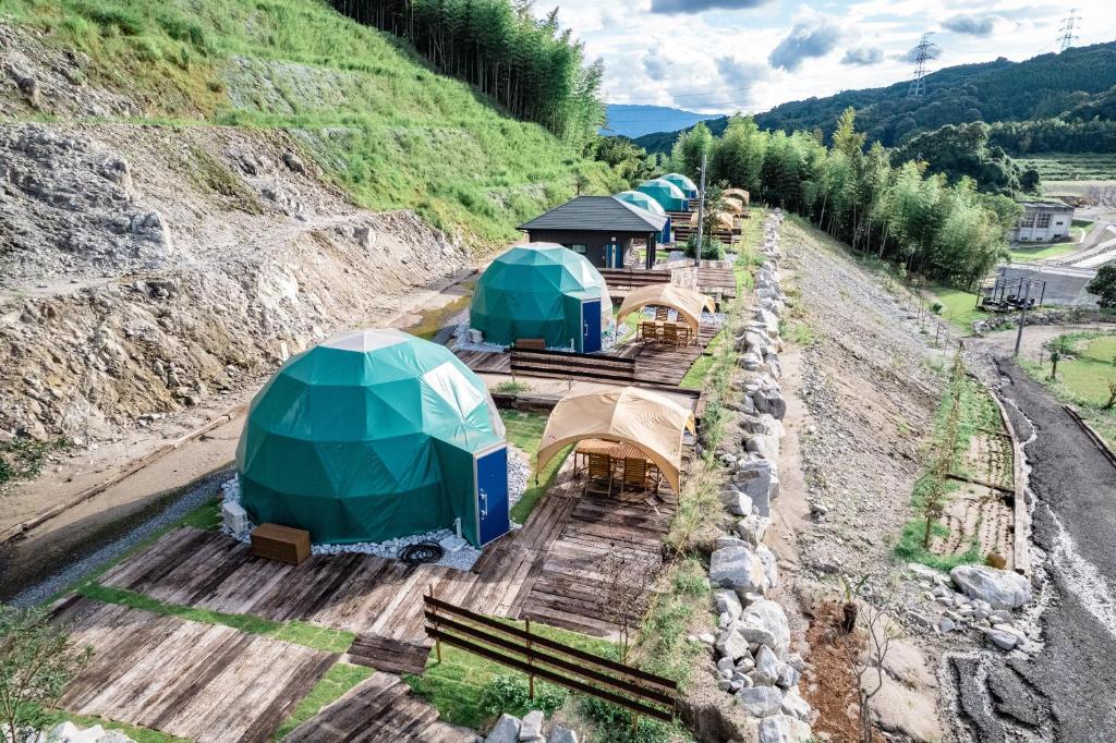 Příroda nedaleko luxury tent