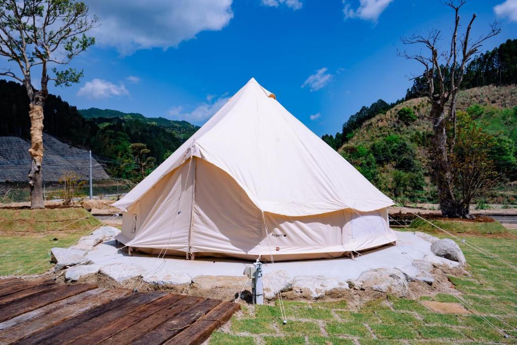 Příroda nedaleko luxury tent