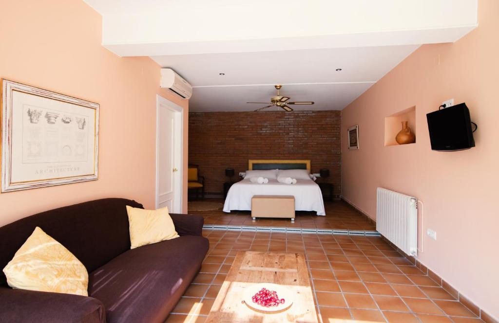 Hospedium Hotel La Parada del Compte - Deluxe Double Room With Extra Bed
