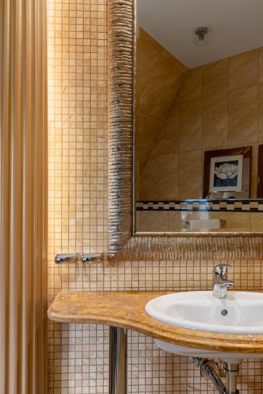 Koupelna v ubytování M5 self-service Boutique Hotel