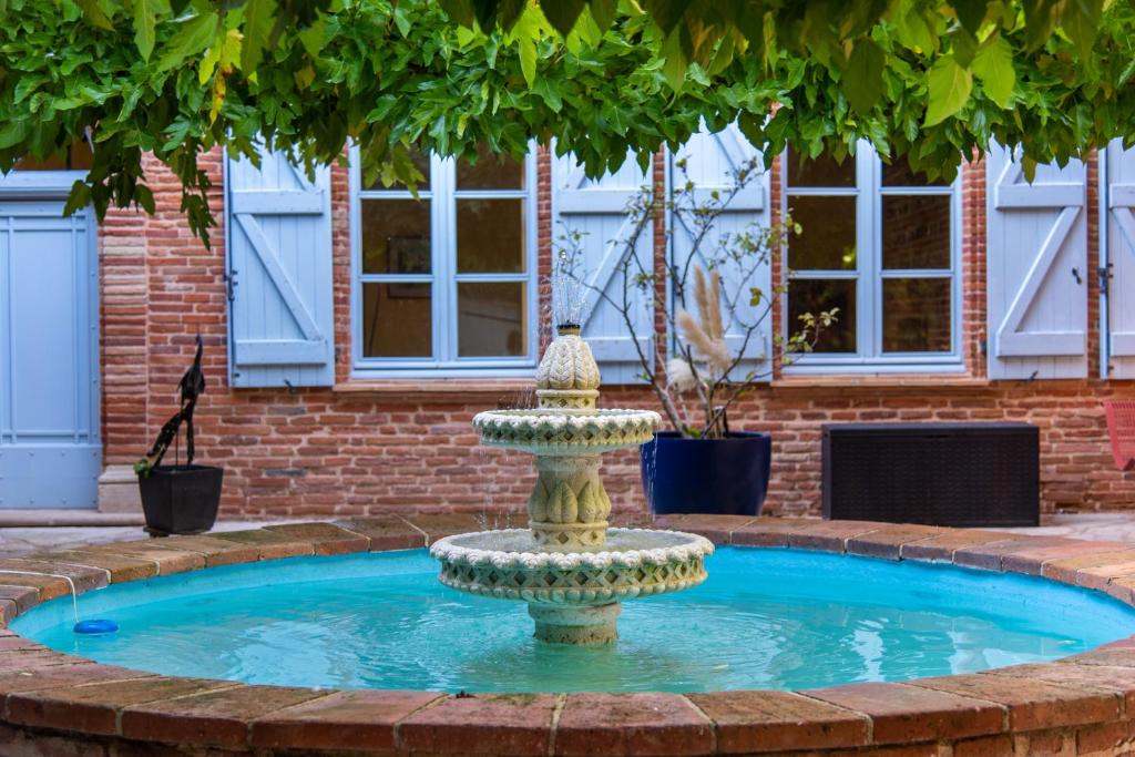 Fotografie z fotogalerie ubytování LE PRIEURé - Suites romantiques spa privatif, piscine, jardin, massages proche de Toulouse v destinaci Verfeil