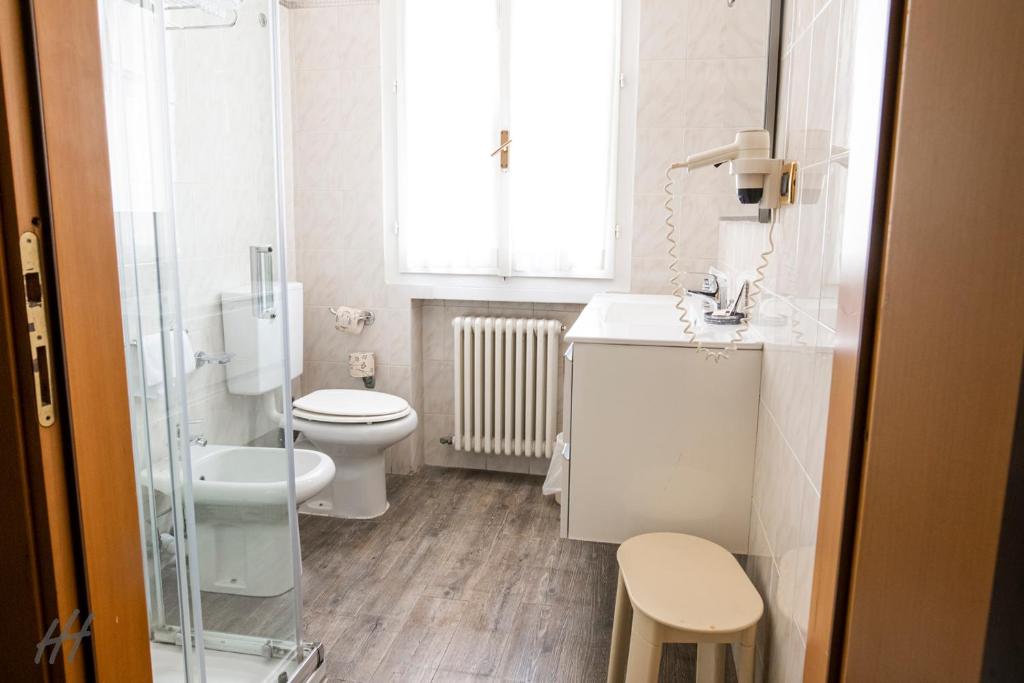 Hotel Holiday- Alla Finestrella - Resim 32