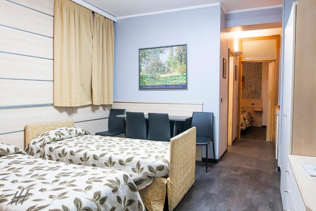 Hotel Holiday- Alla Finestrella - Resim 35