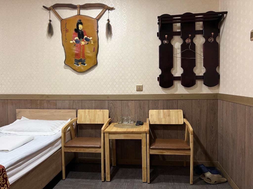 Negdelchin Hotel & Service Apartment - Standaard Drievoudige Kamer