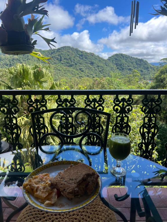 Uma vista da montanha tirada da casa de temporada 
